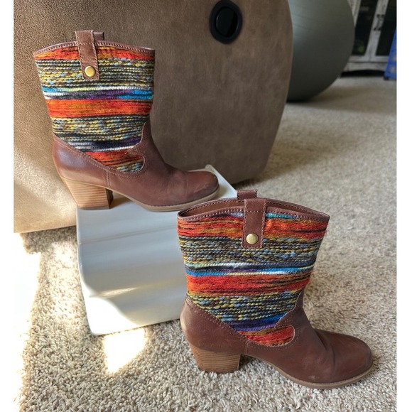 Bandolino Leather Western Ankle Boots Colorful Woven Accent Size 8.5M‎ - Picture 3 of 9